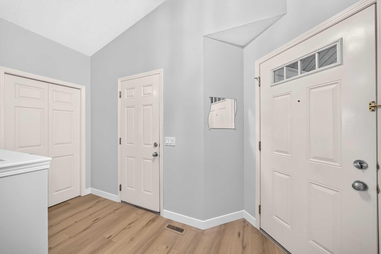 136 Bridlemeadows Common SW