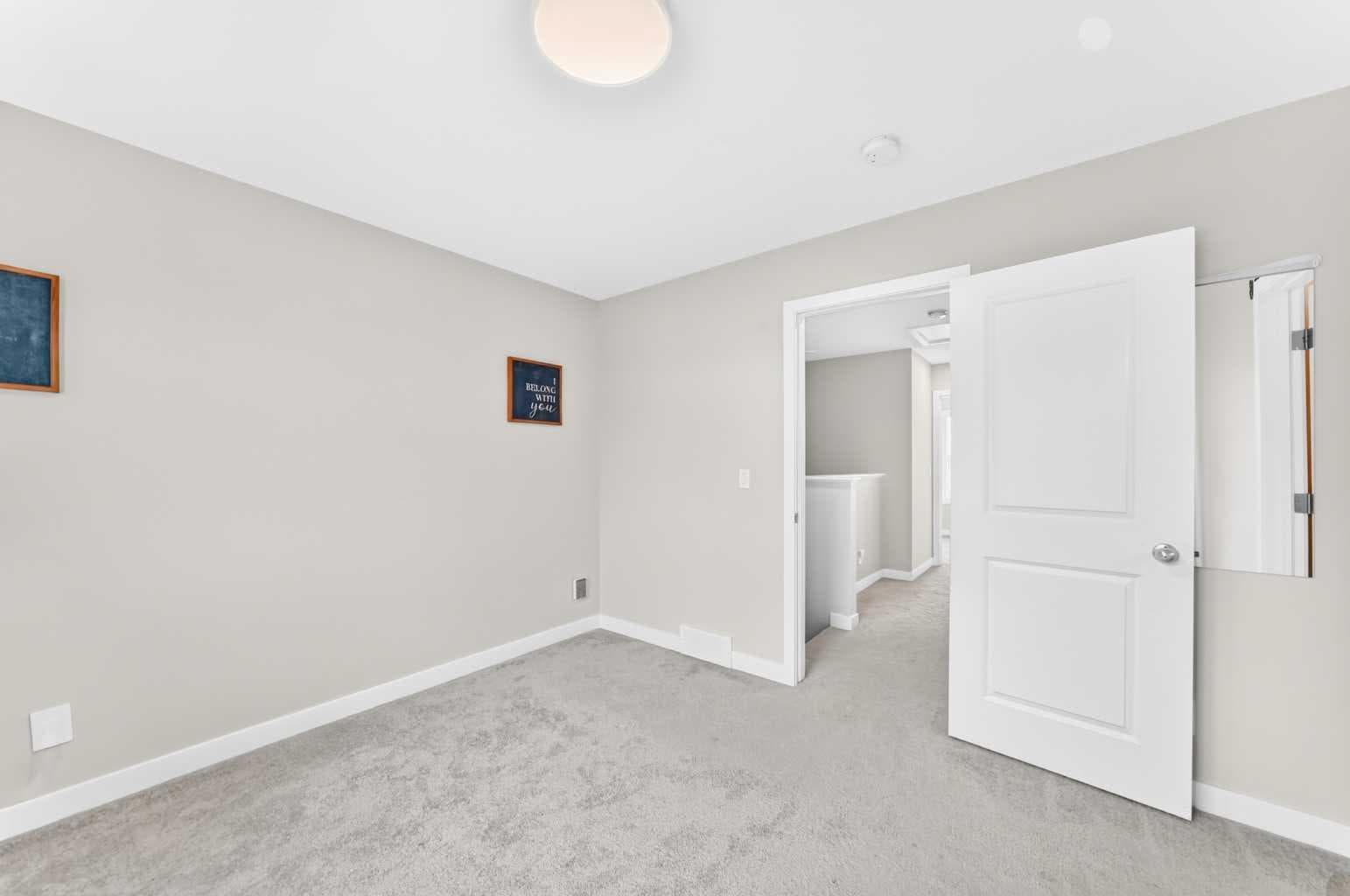 471 Livingston Way NE