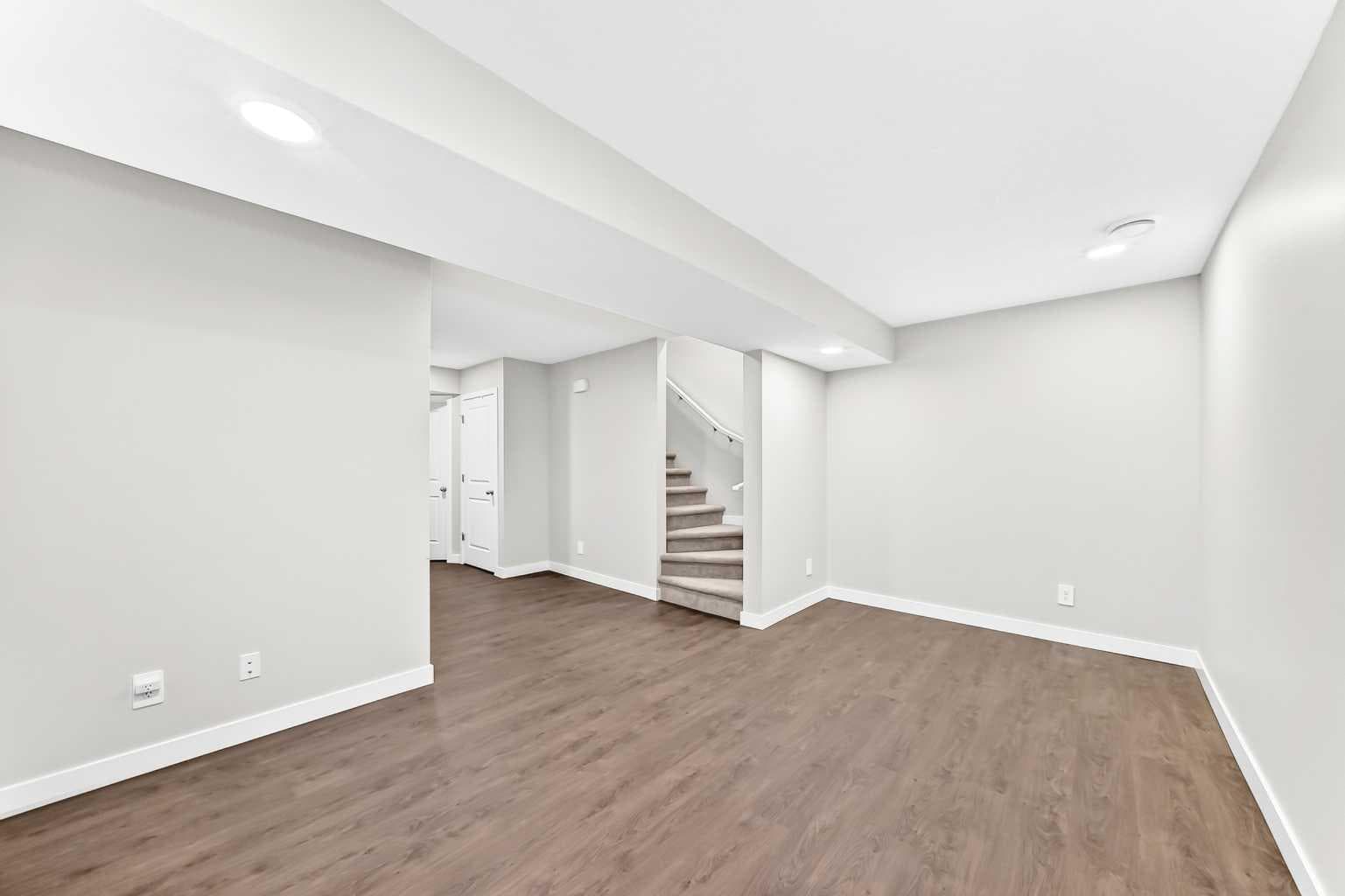 471 Livingston Way NE