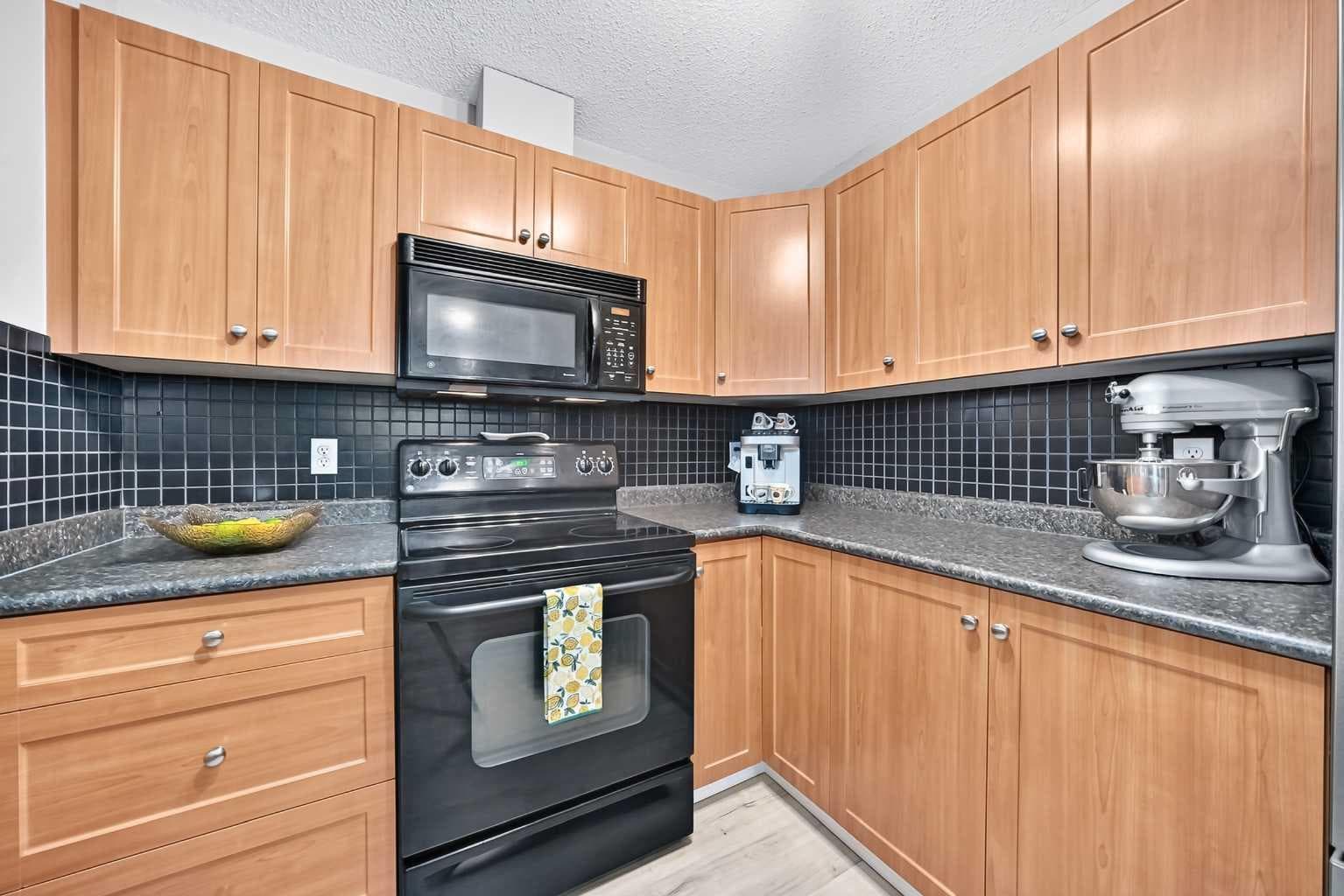 3116, 10 Prestwick Bay SE