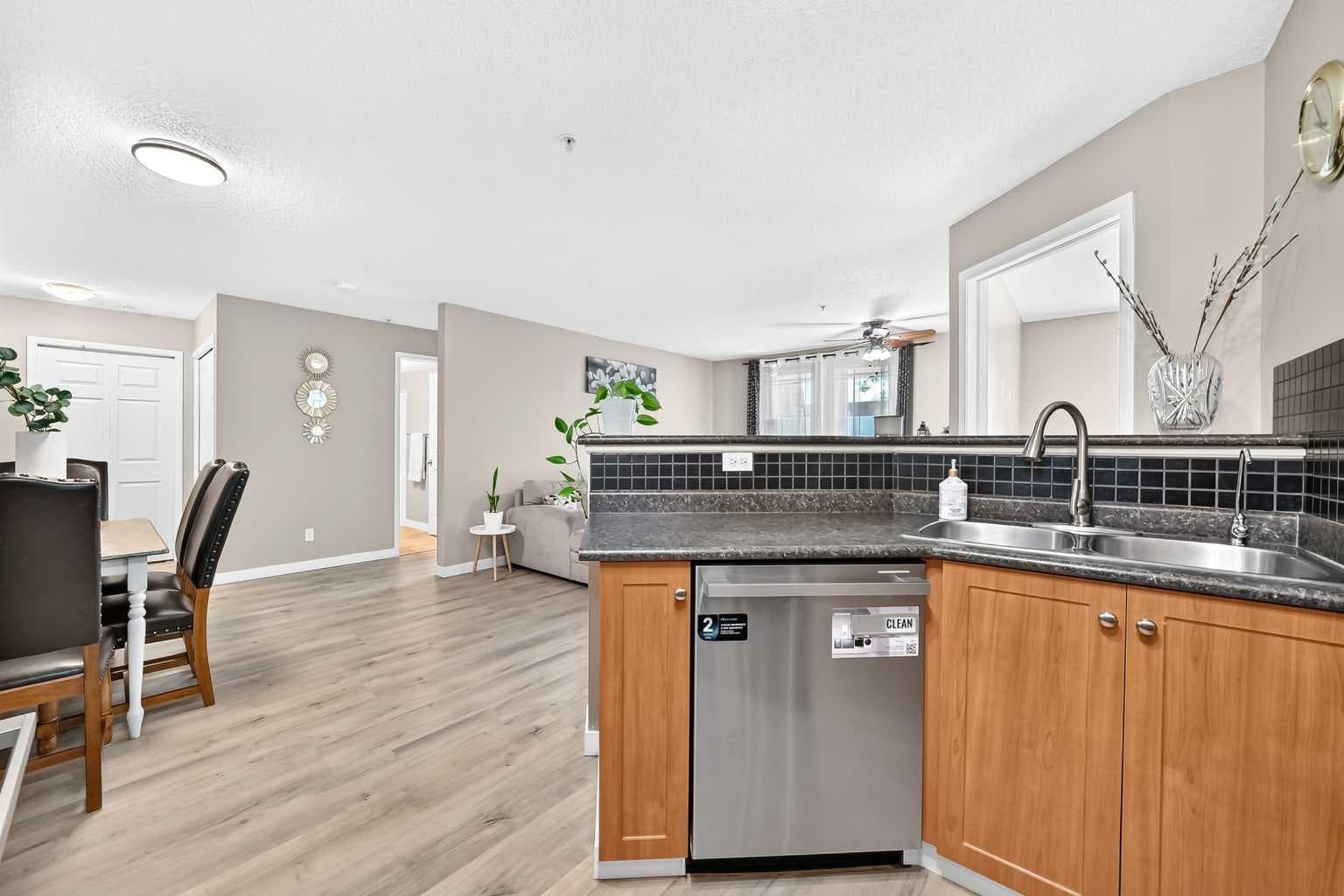 3116, 10 Prestwick Bay SE