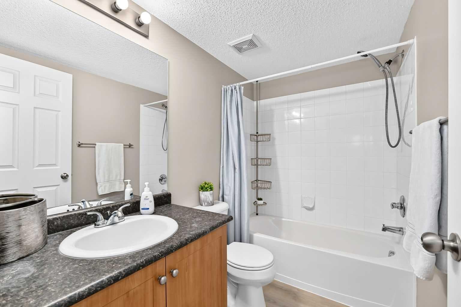 3116, 10 Prestwick Bay SE
