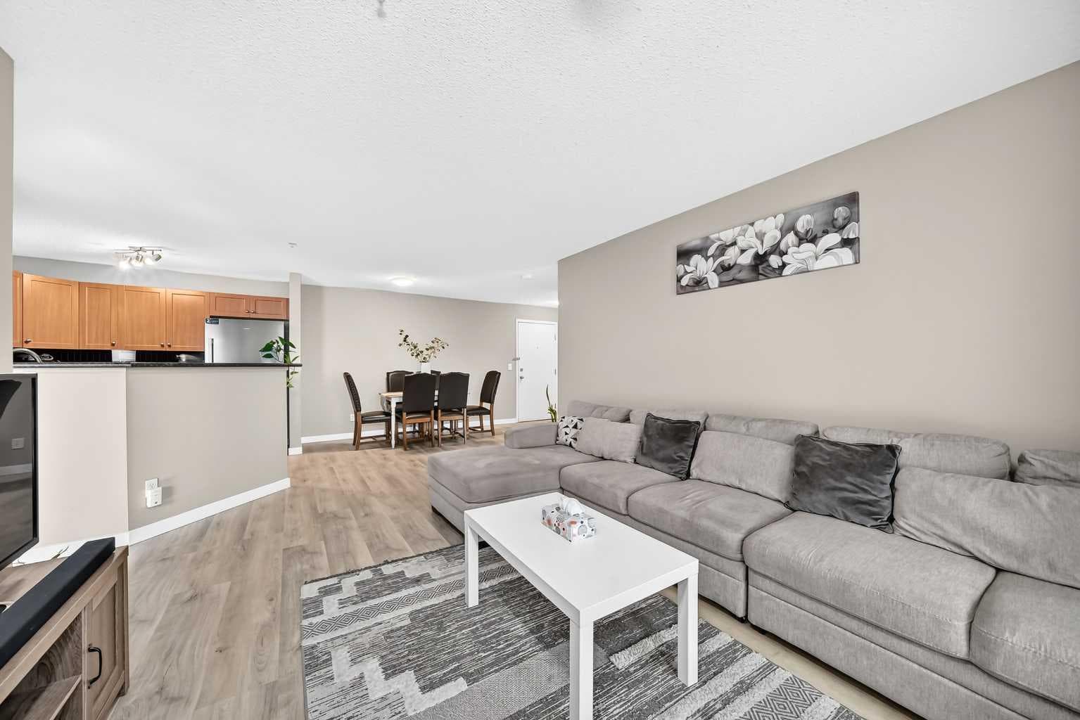 3116, 10 Prestwick Bay SE