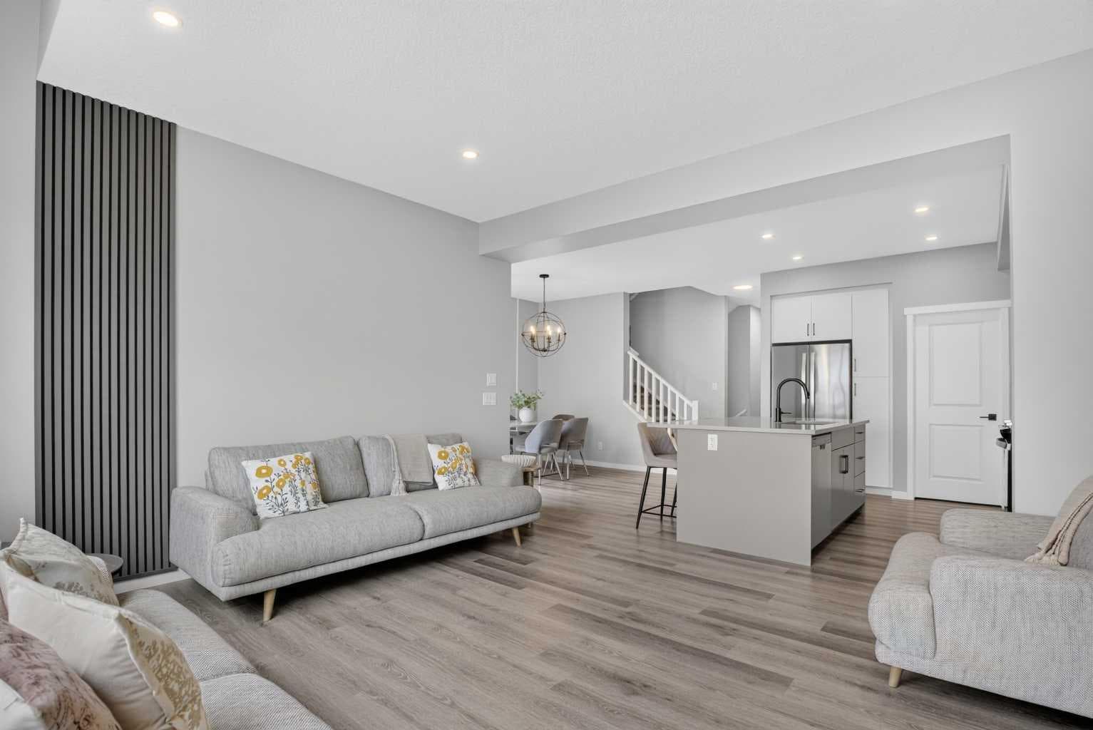 244 Masters Row SE