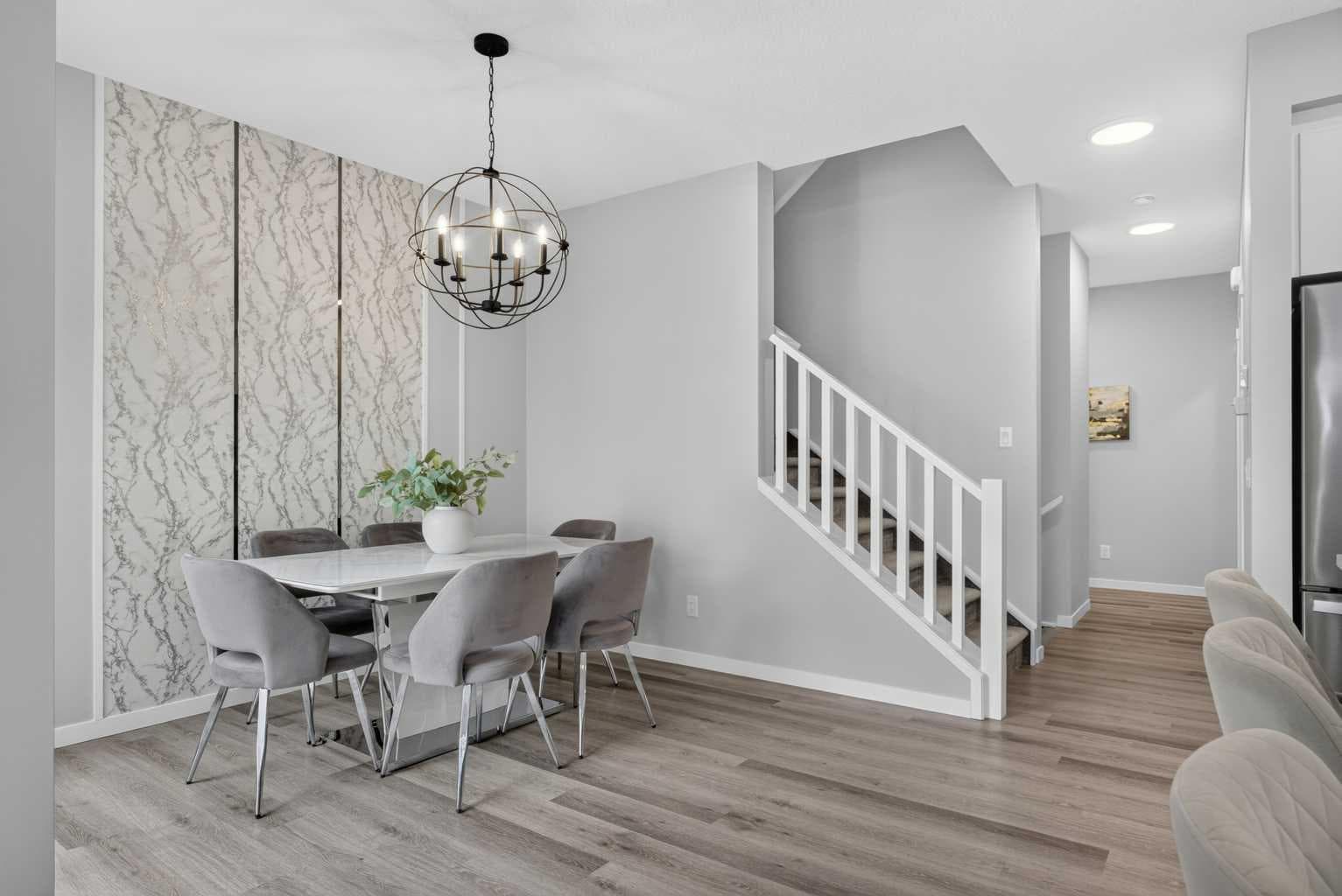 244 Masters Row SE