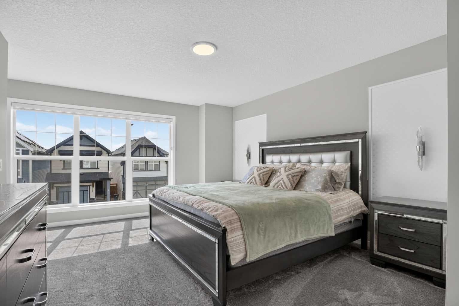 244 Masters Row SE
