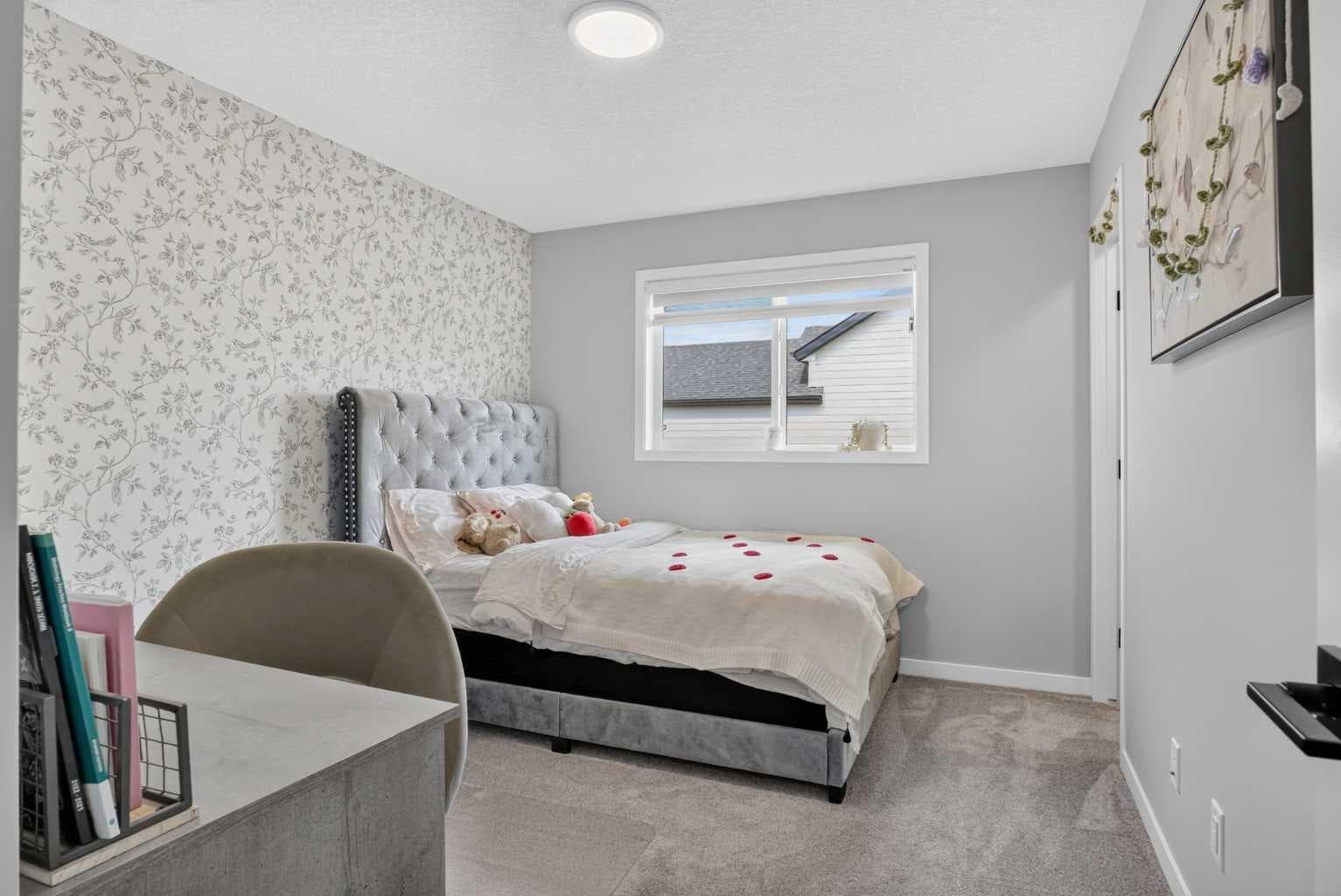 244 Masters Row SE
