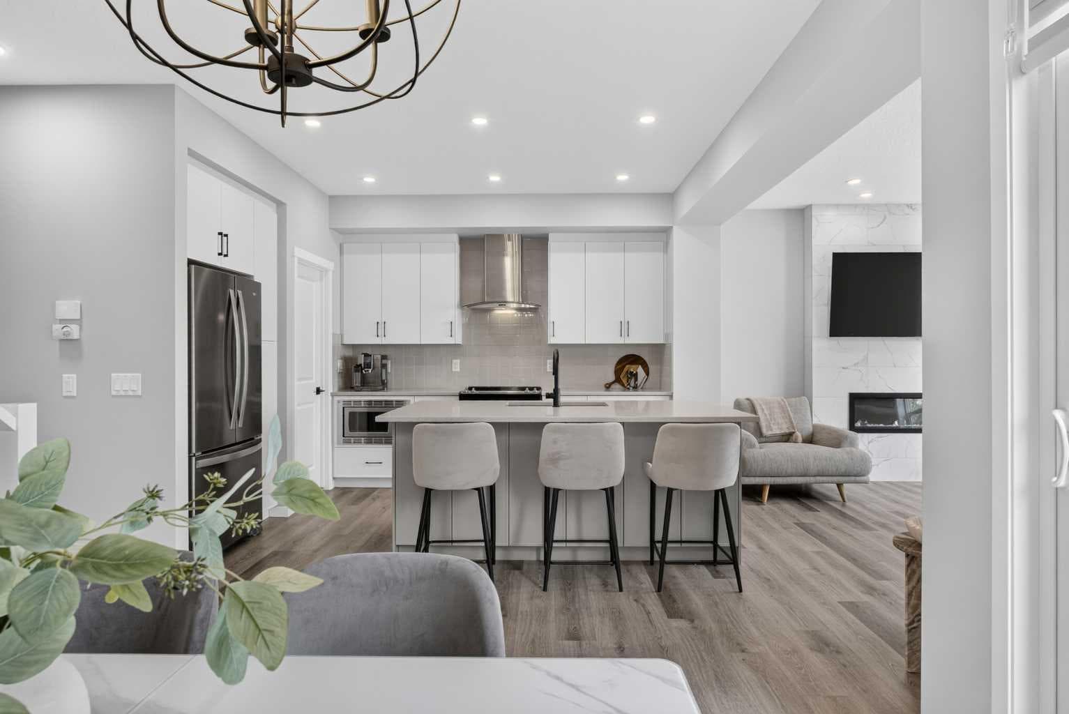 244 Masters Row SE