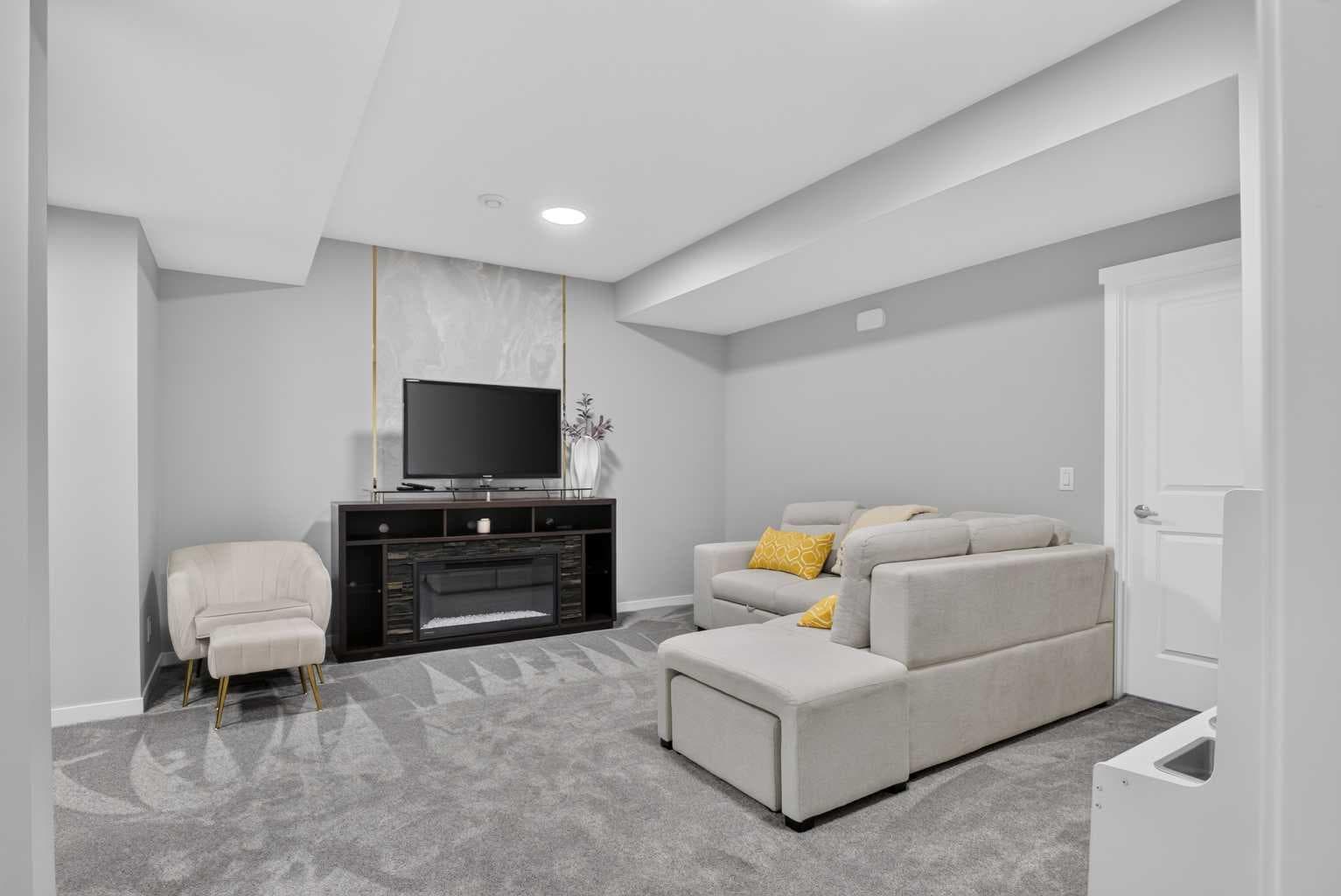 244 Masters Row SE