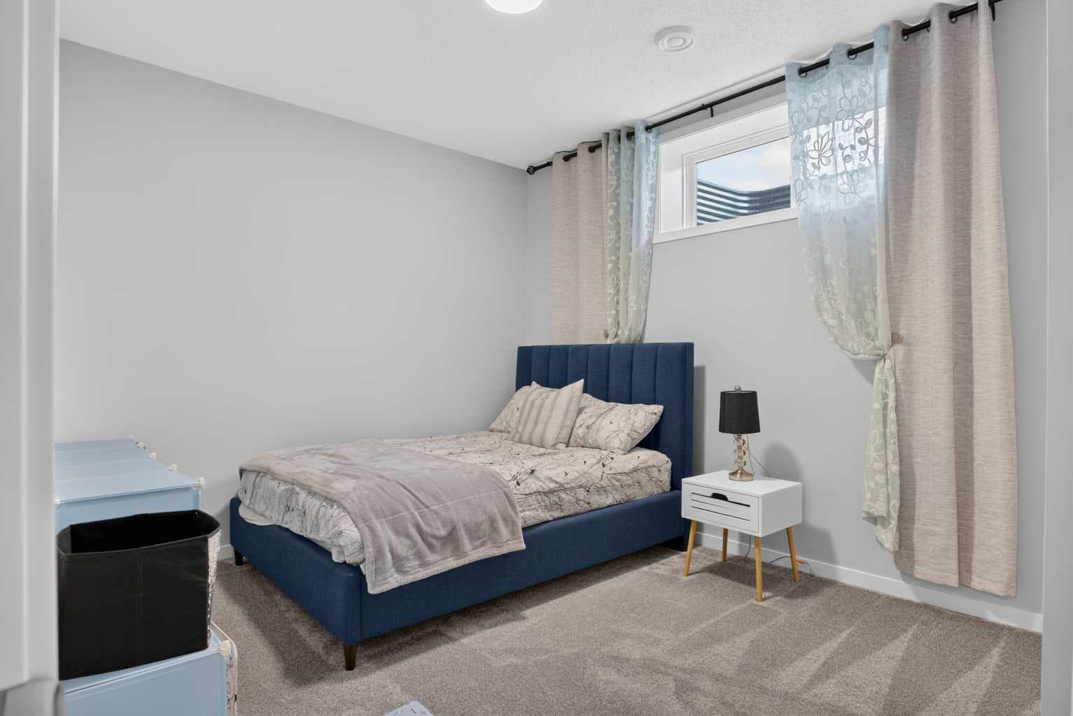 244 Masters Row SE