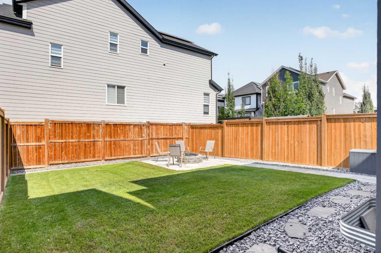 244 Masters Row SE