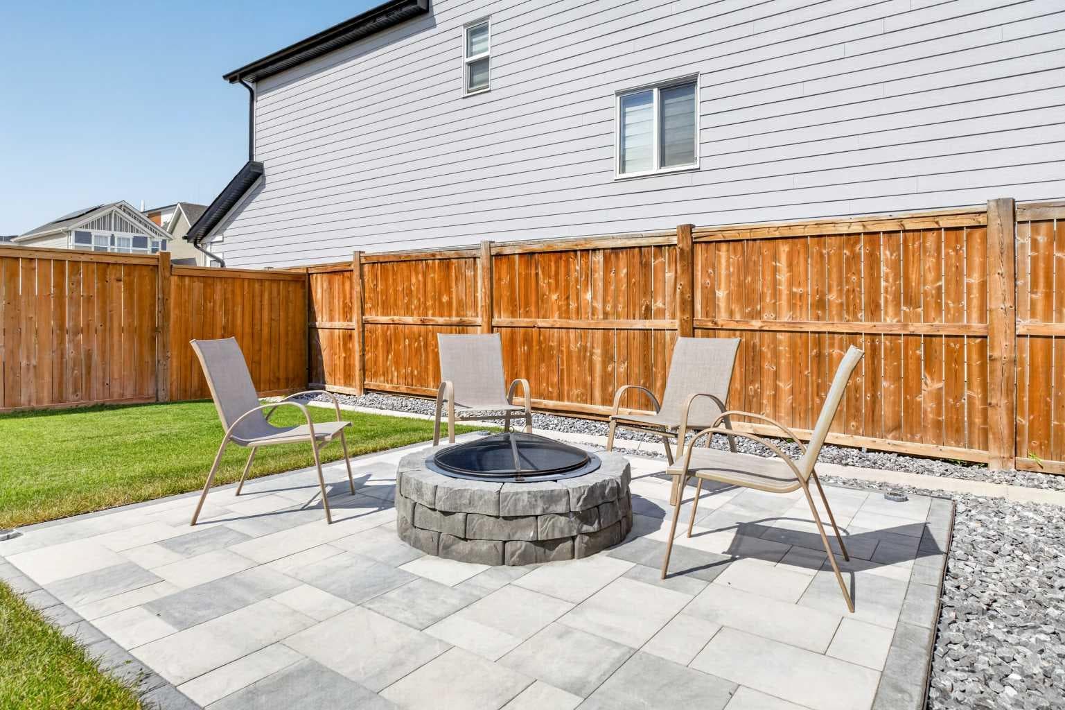 244 Masters Row SE