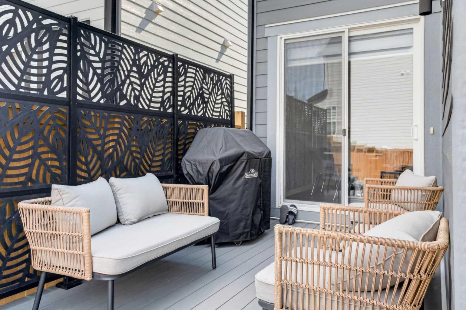 244 Masters Row SE