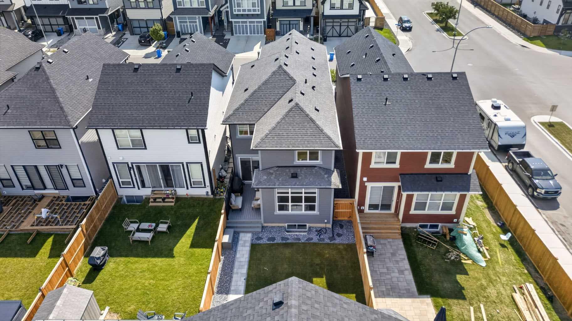 244 Masters Row SE