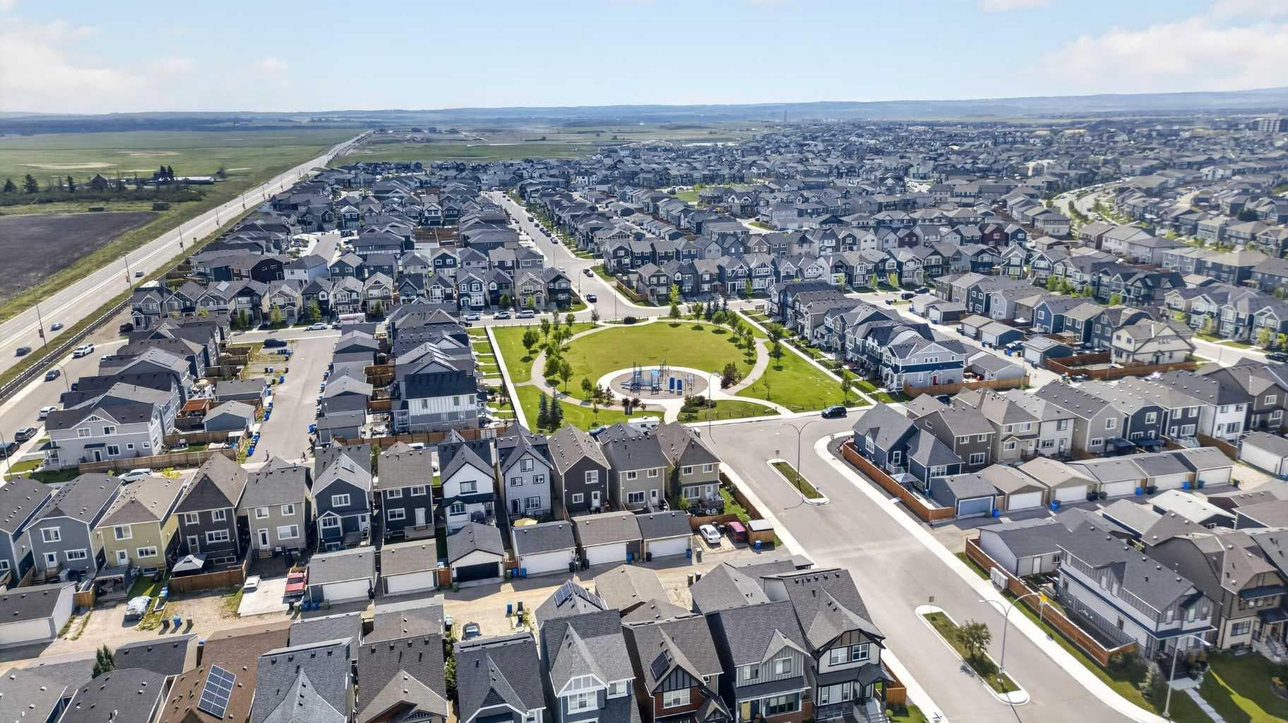 244 Masters Row SE