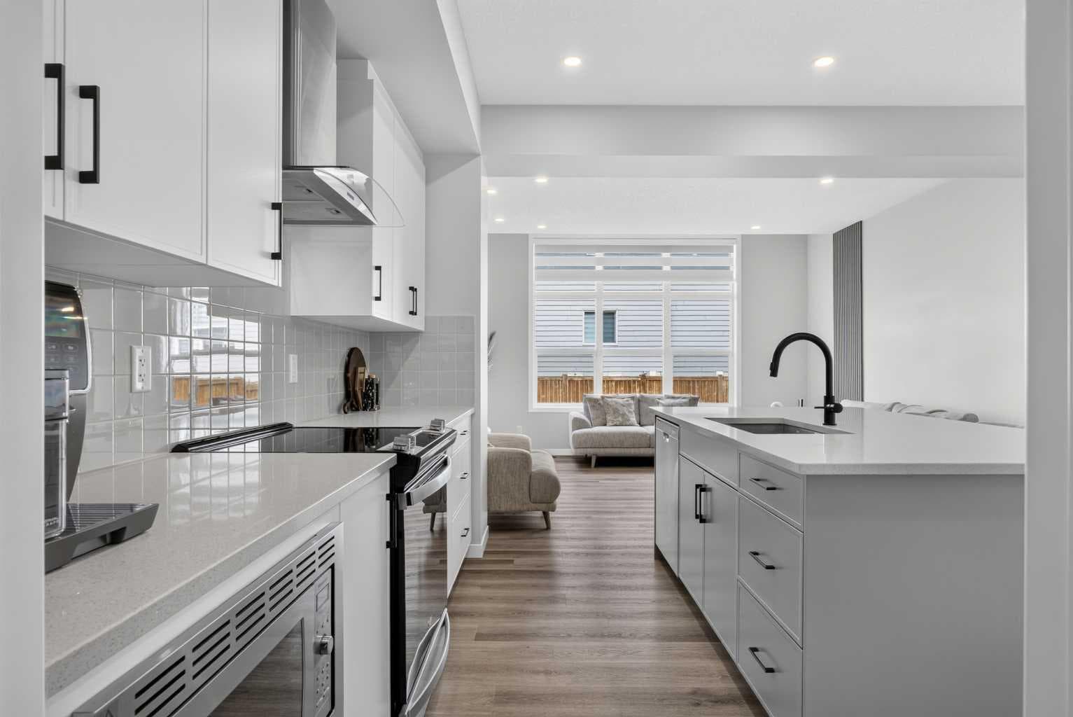 244 Masters Row SE