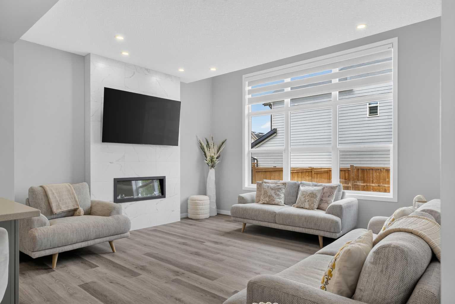 244 Masters Row SE