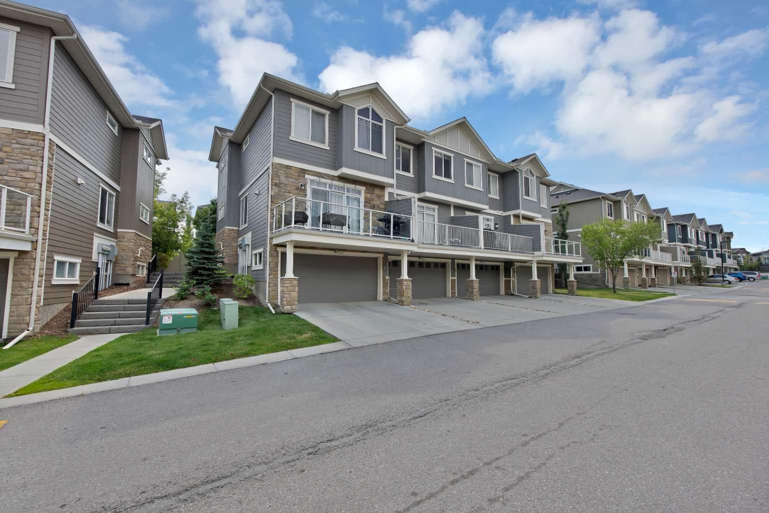 563 EVANSTON Manor NW