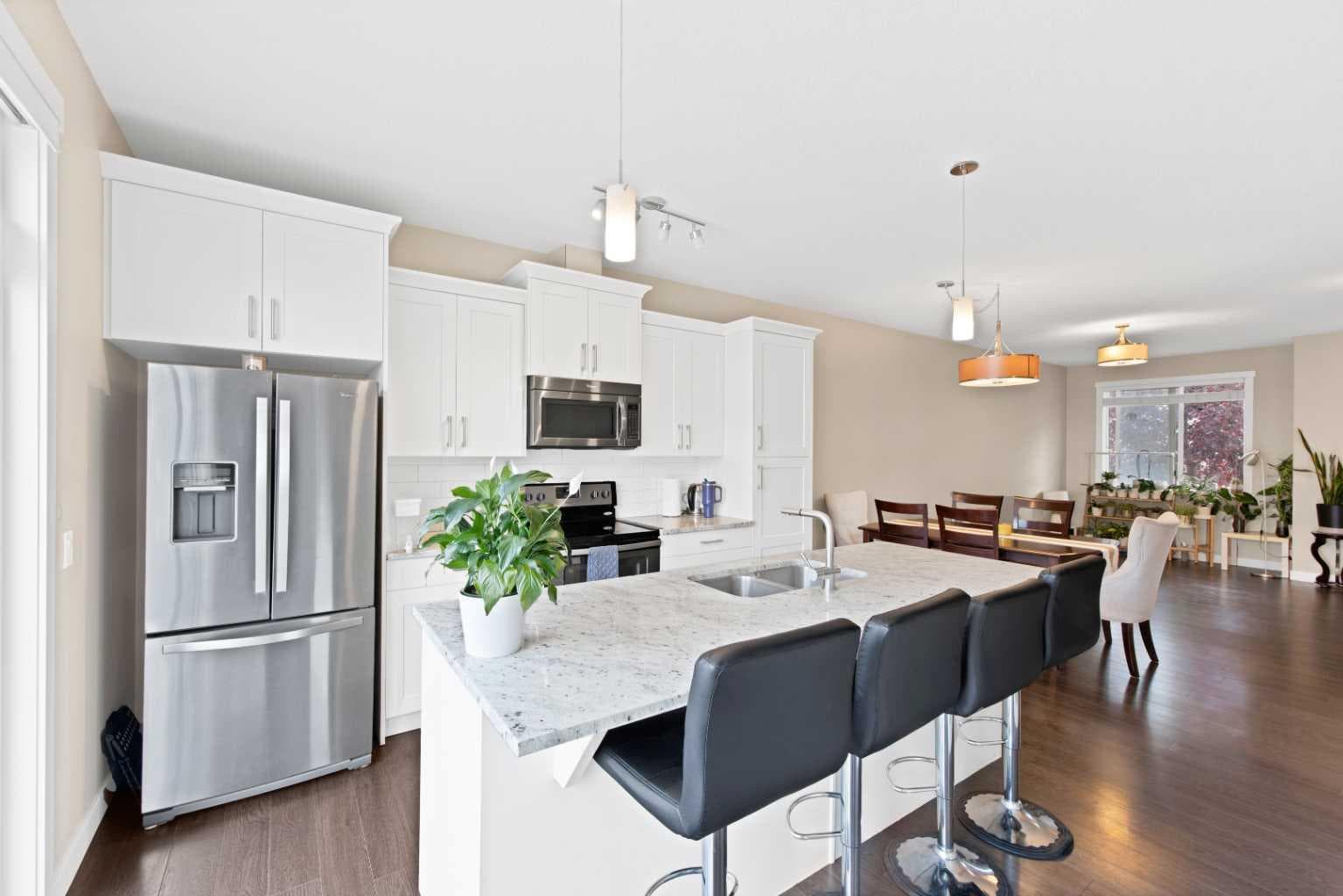 563 EVANSTON Manor NW
