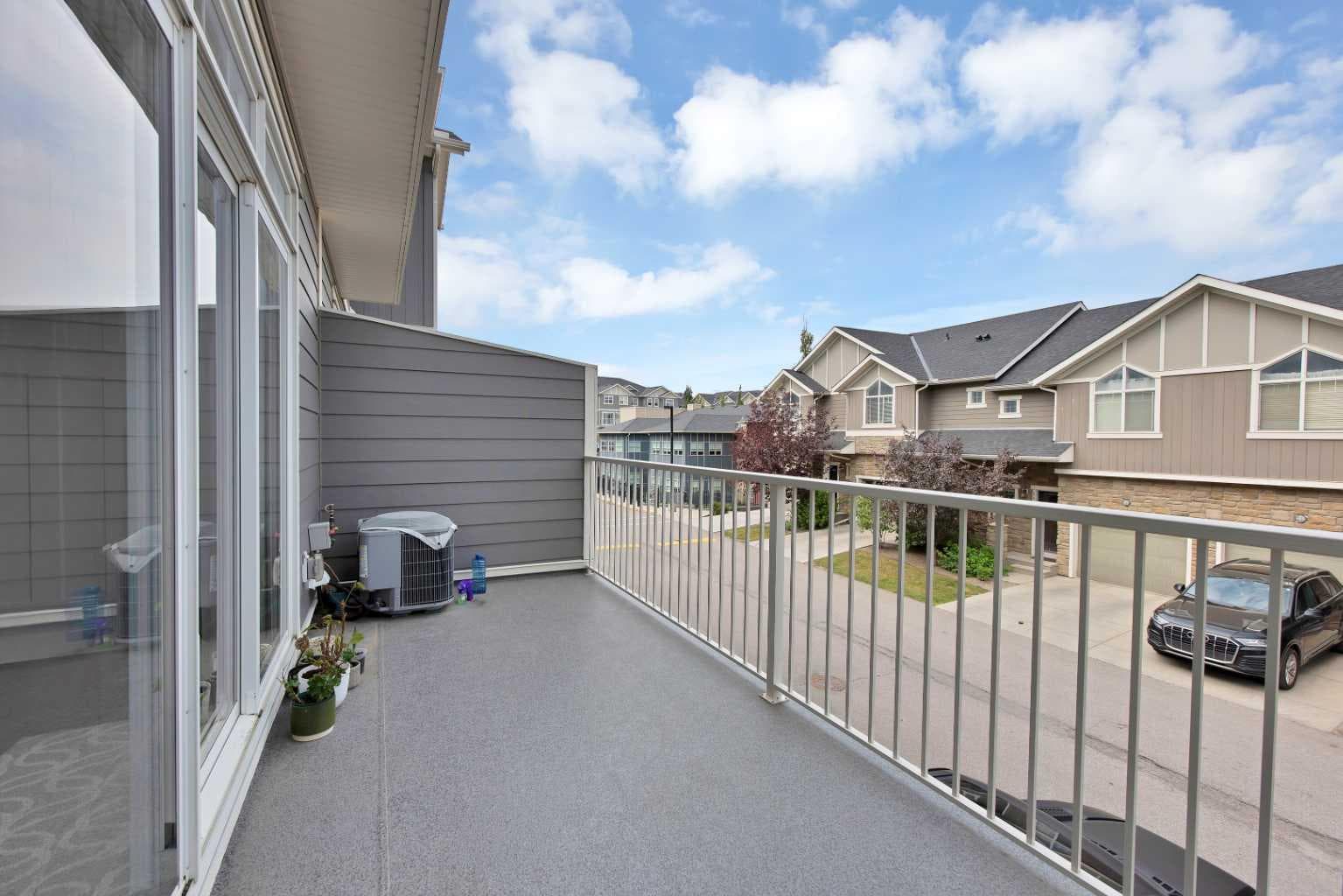 563 EVANSTON Manor NW