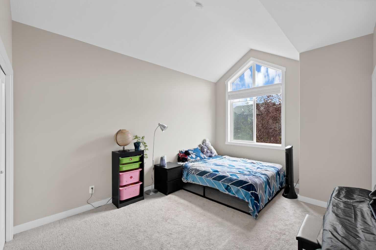 563 EVANSTON Manor NW