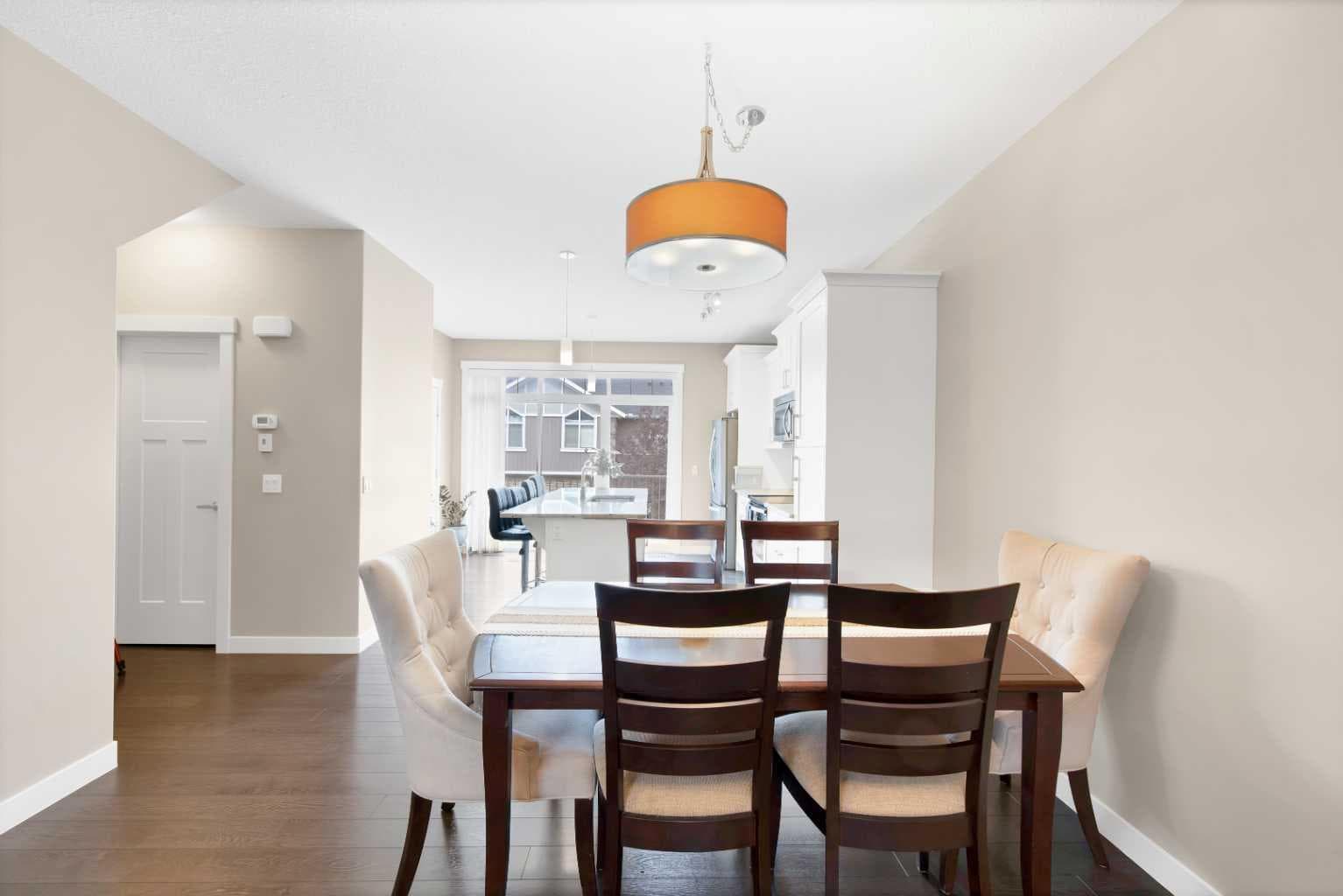 563 EVANSTON Manor NW