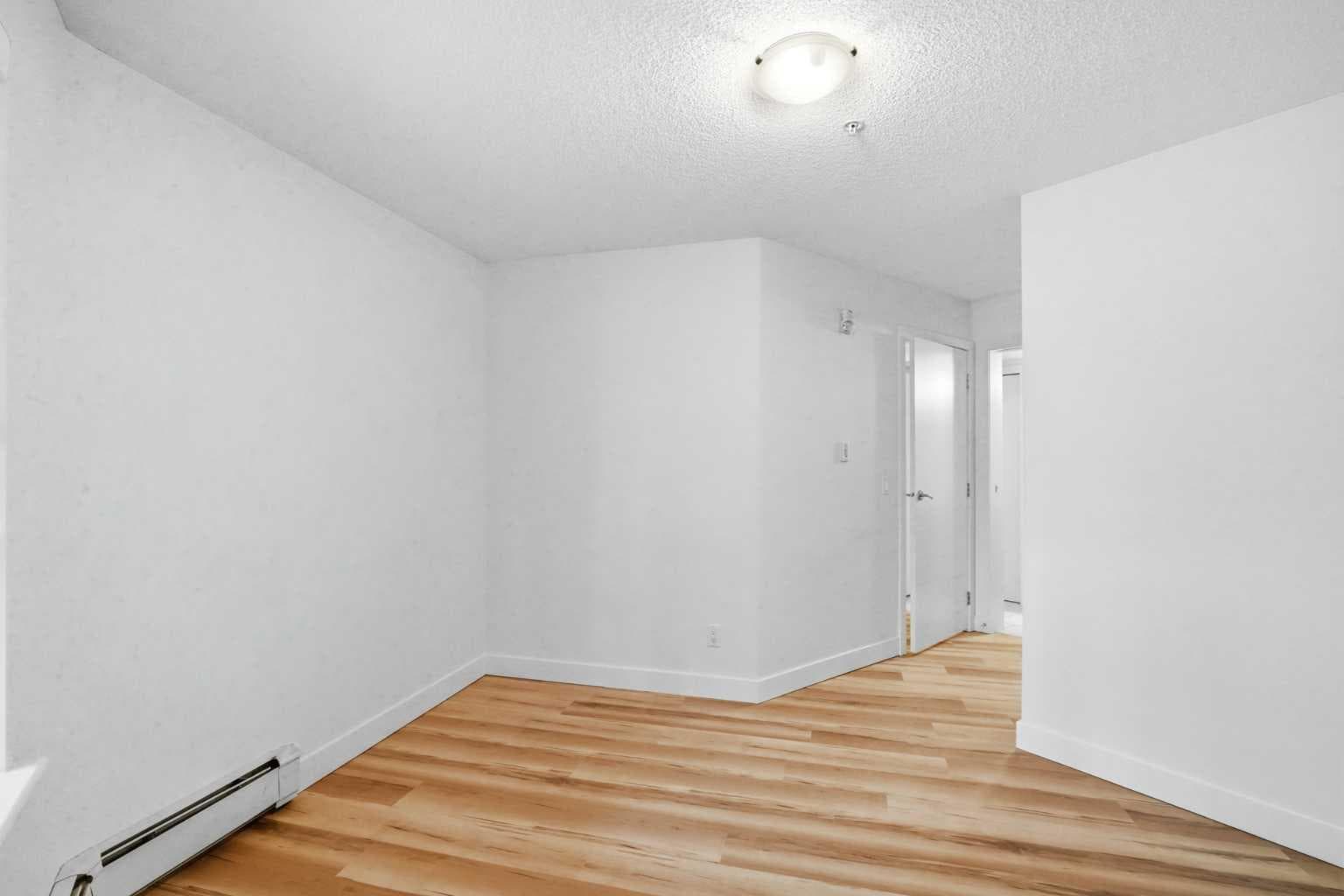 235, 35 Richard Court SW