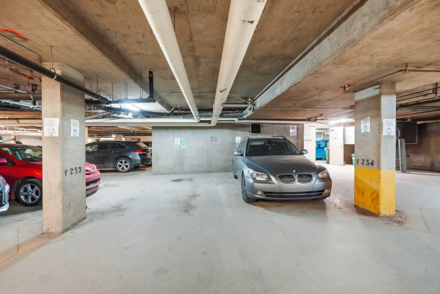 235, 35 Richard Court SW