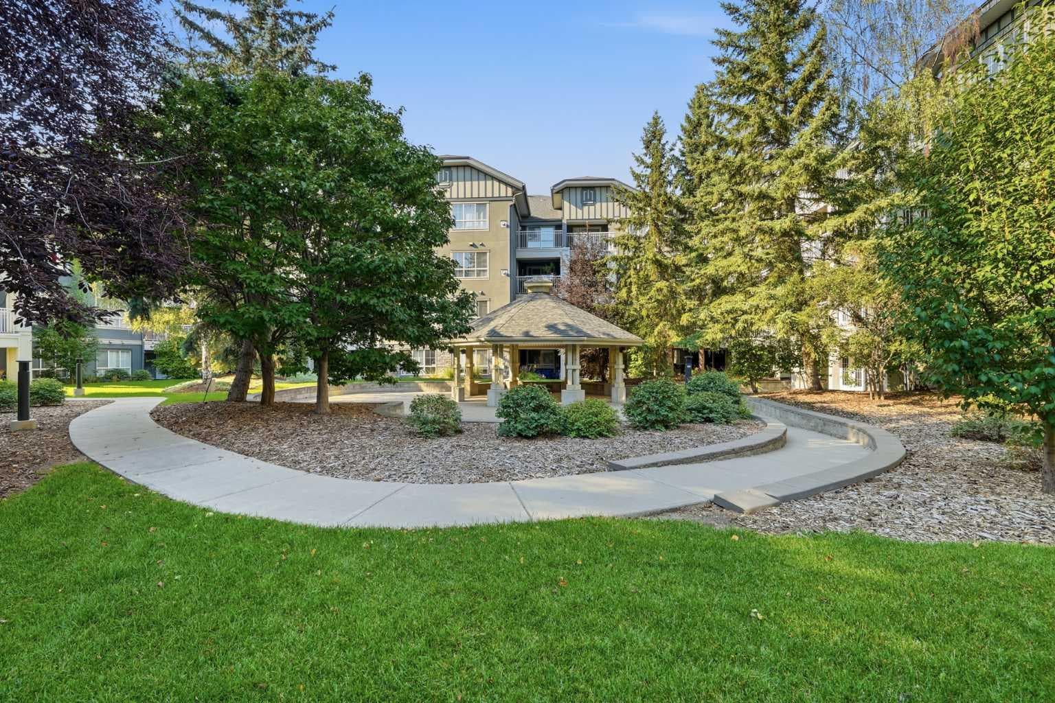 235, 35 Richard Court SW