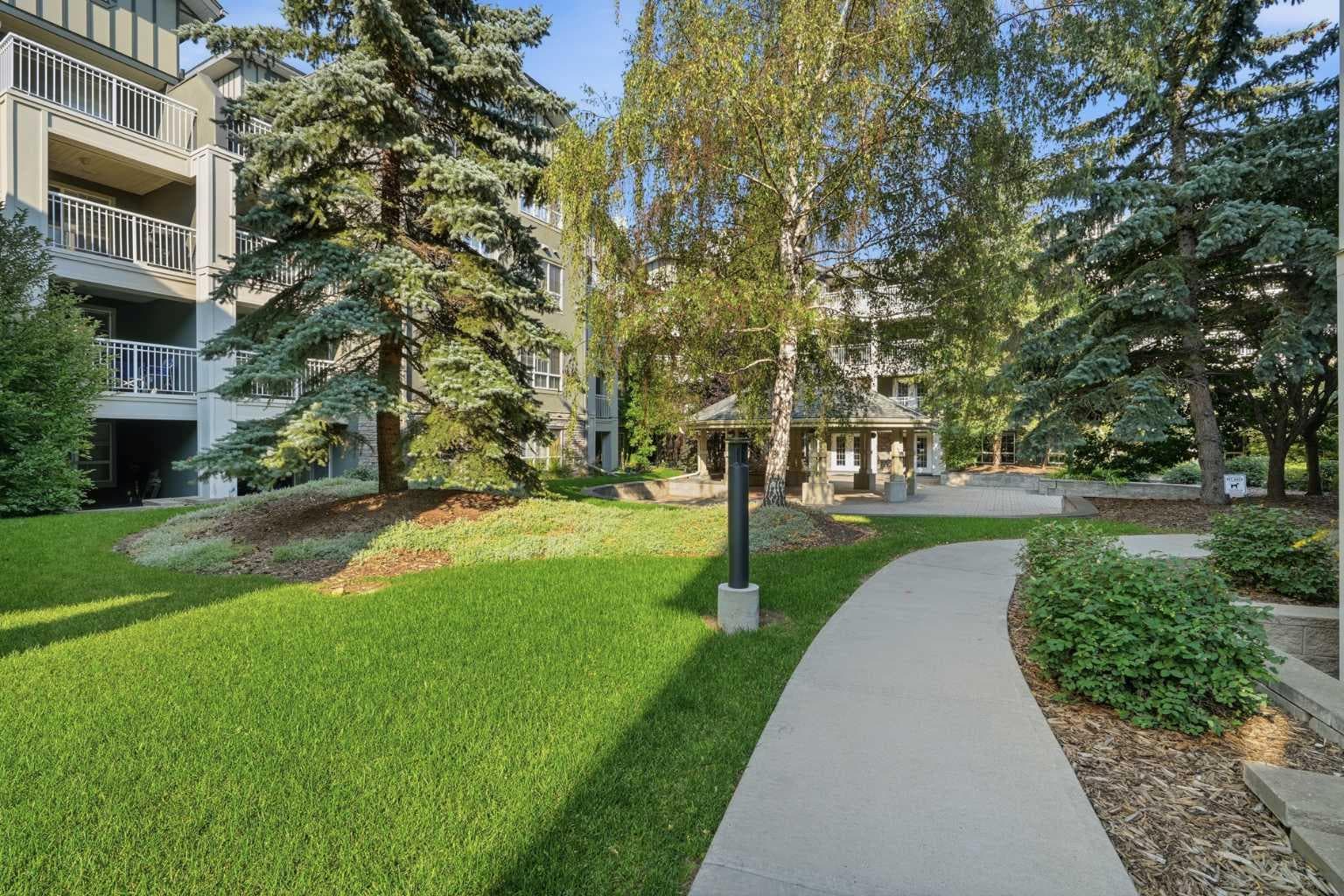 235, 35 Richard Court SW