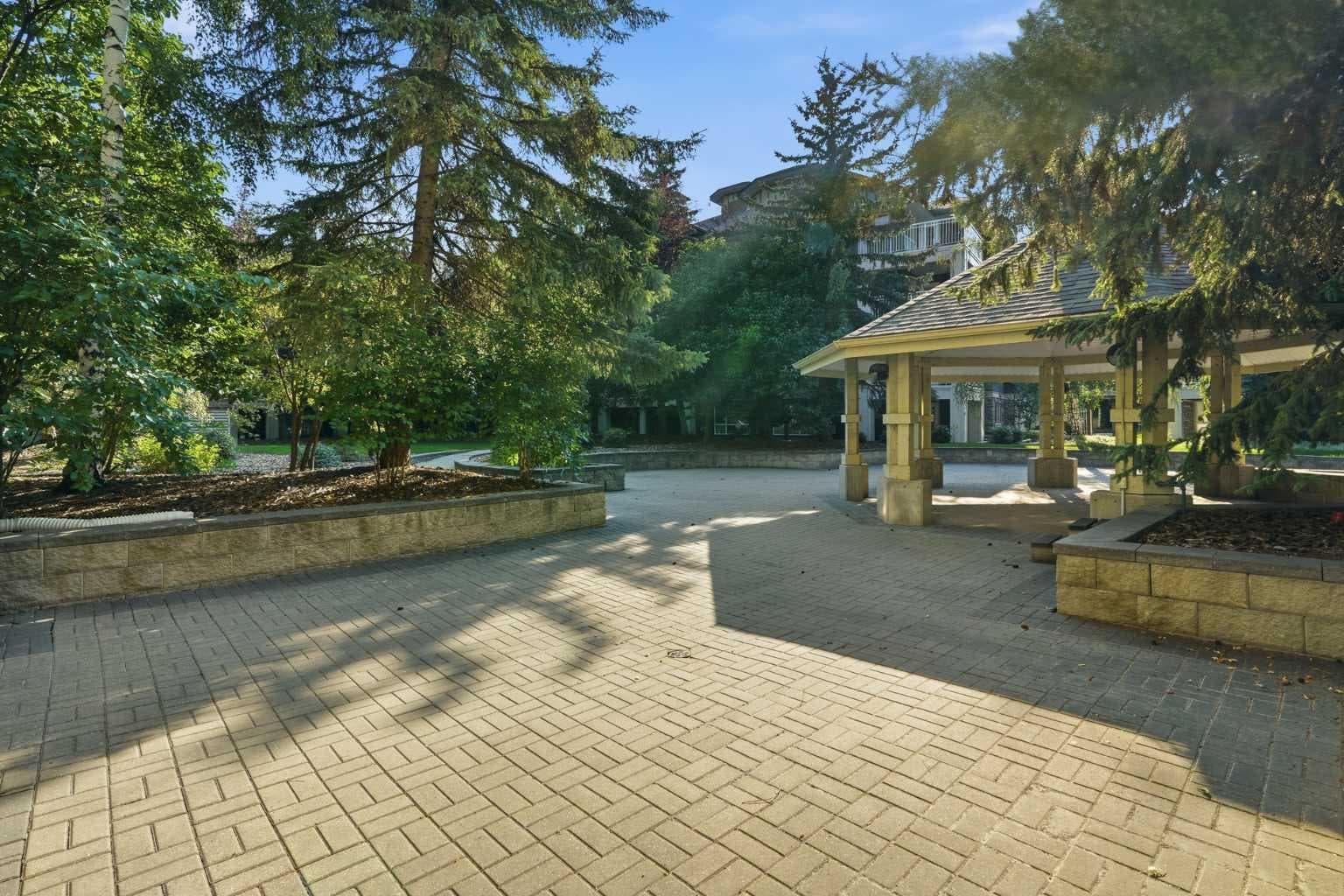 235, 35 Richard Court SW
