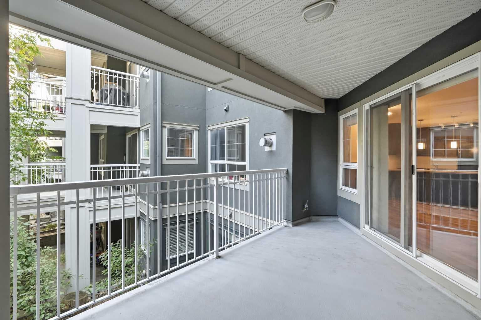 235, 35 Richard Court SW