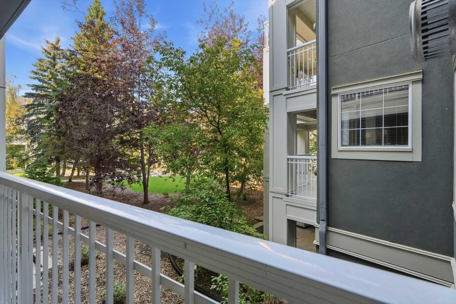 235, 35 Richard Court SW
