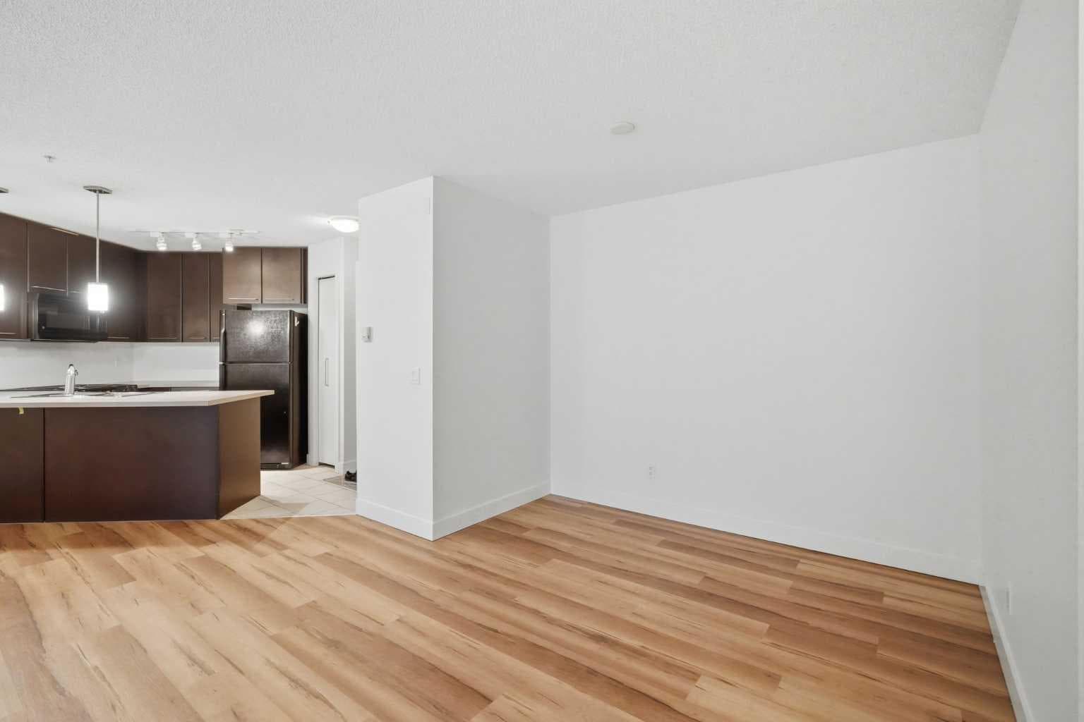235, 35 Richard Court SW