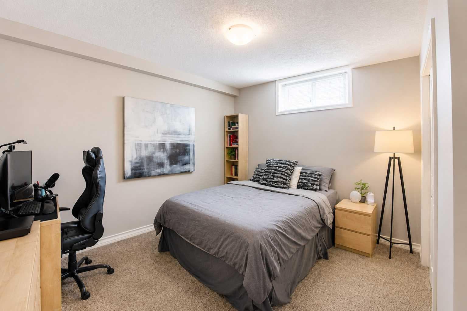 5 Sunset Way SE