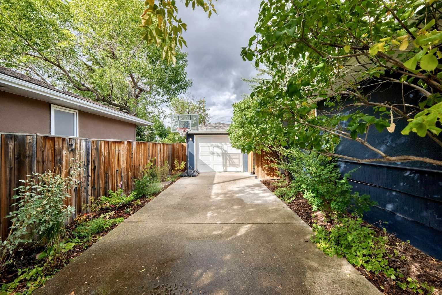 1916 Green Ridge Road SW