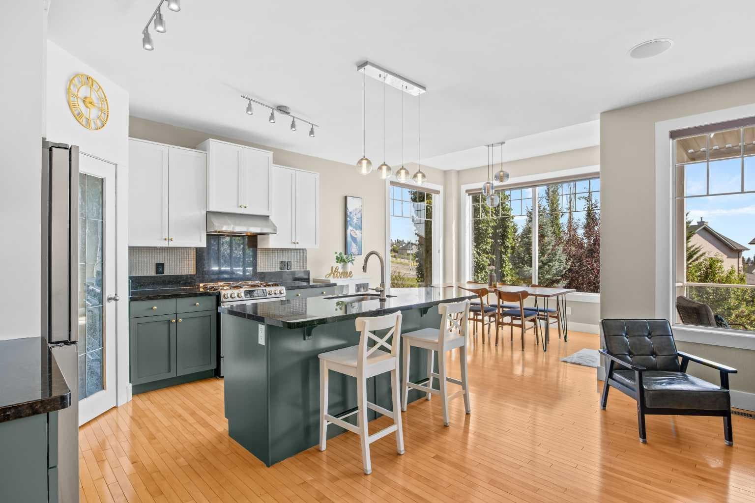 122 Springborough Point SW