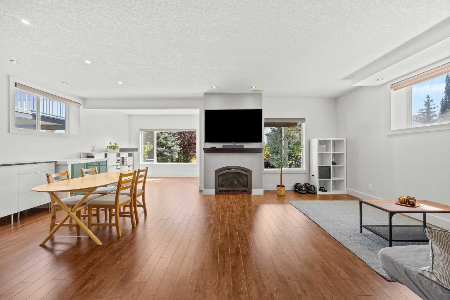 122 Springborough Point SW
