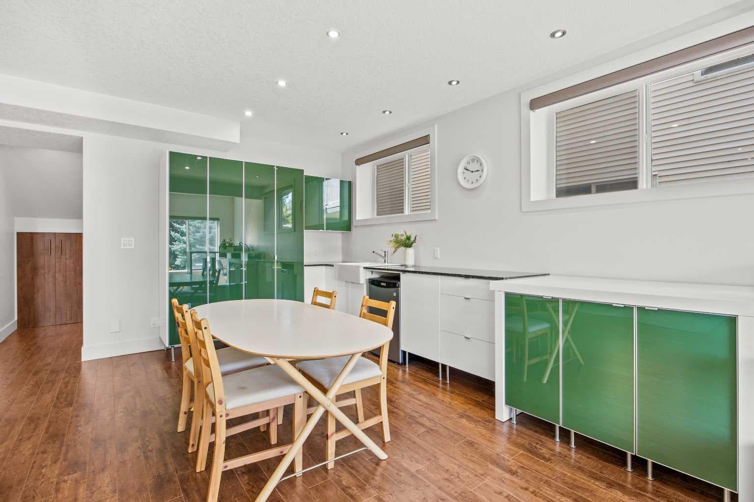 122 Springborough Point SW