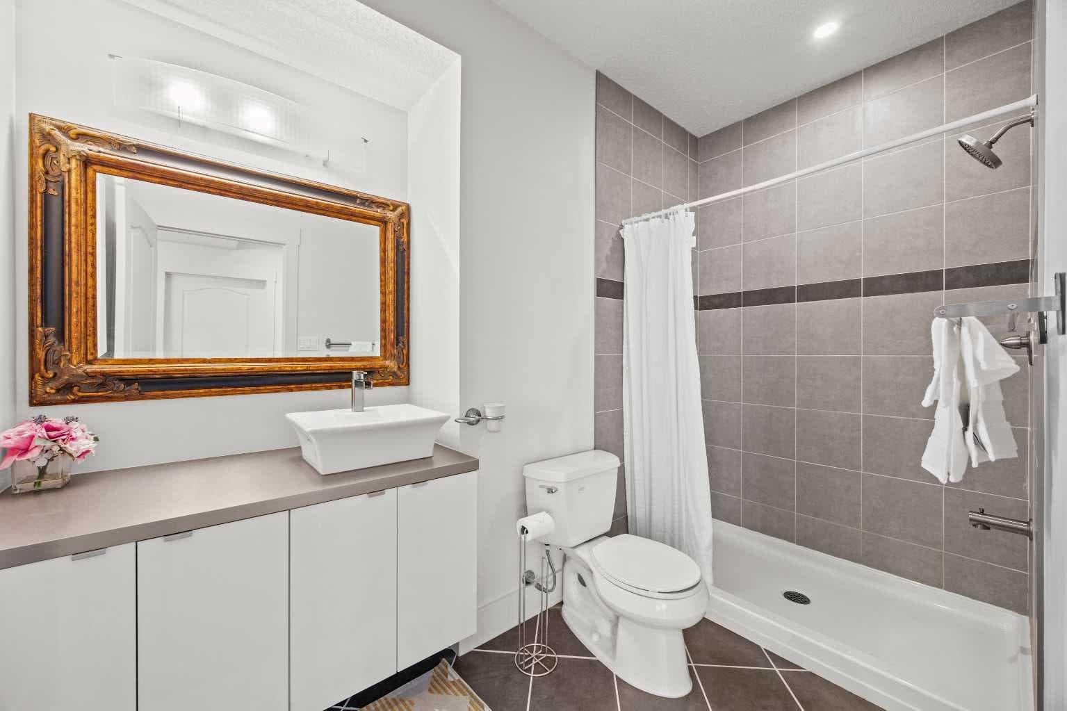 122 Springborough Point SW