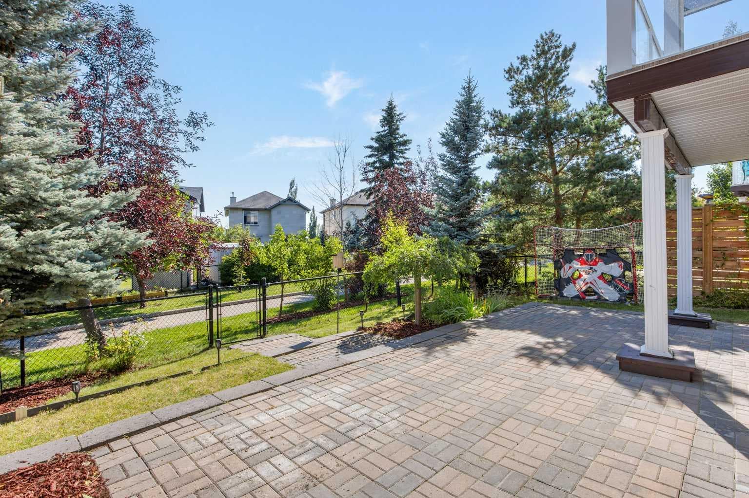 122 Springborough Point SW