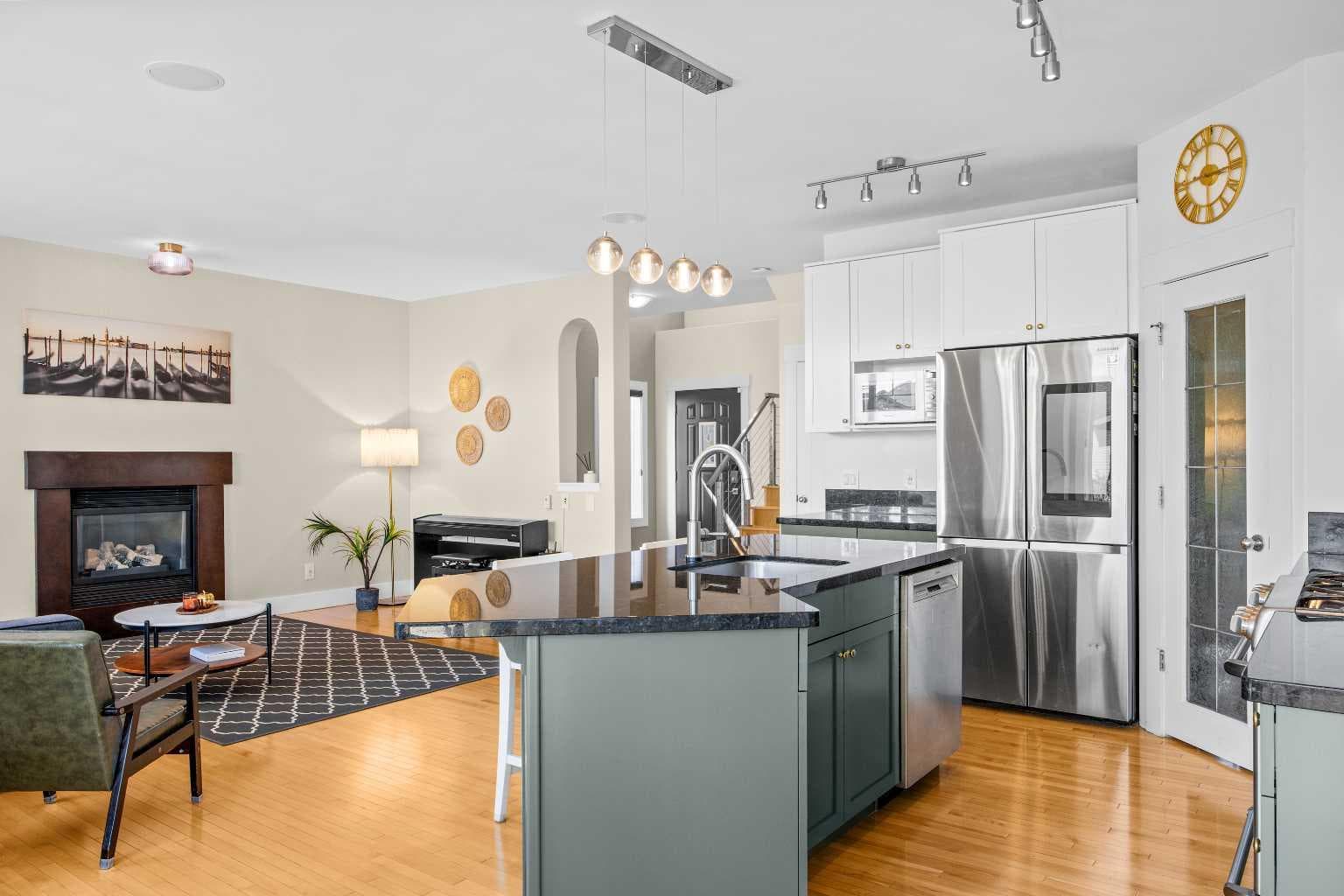 122 Springborough Point SW