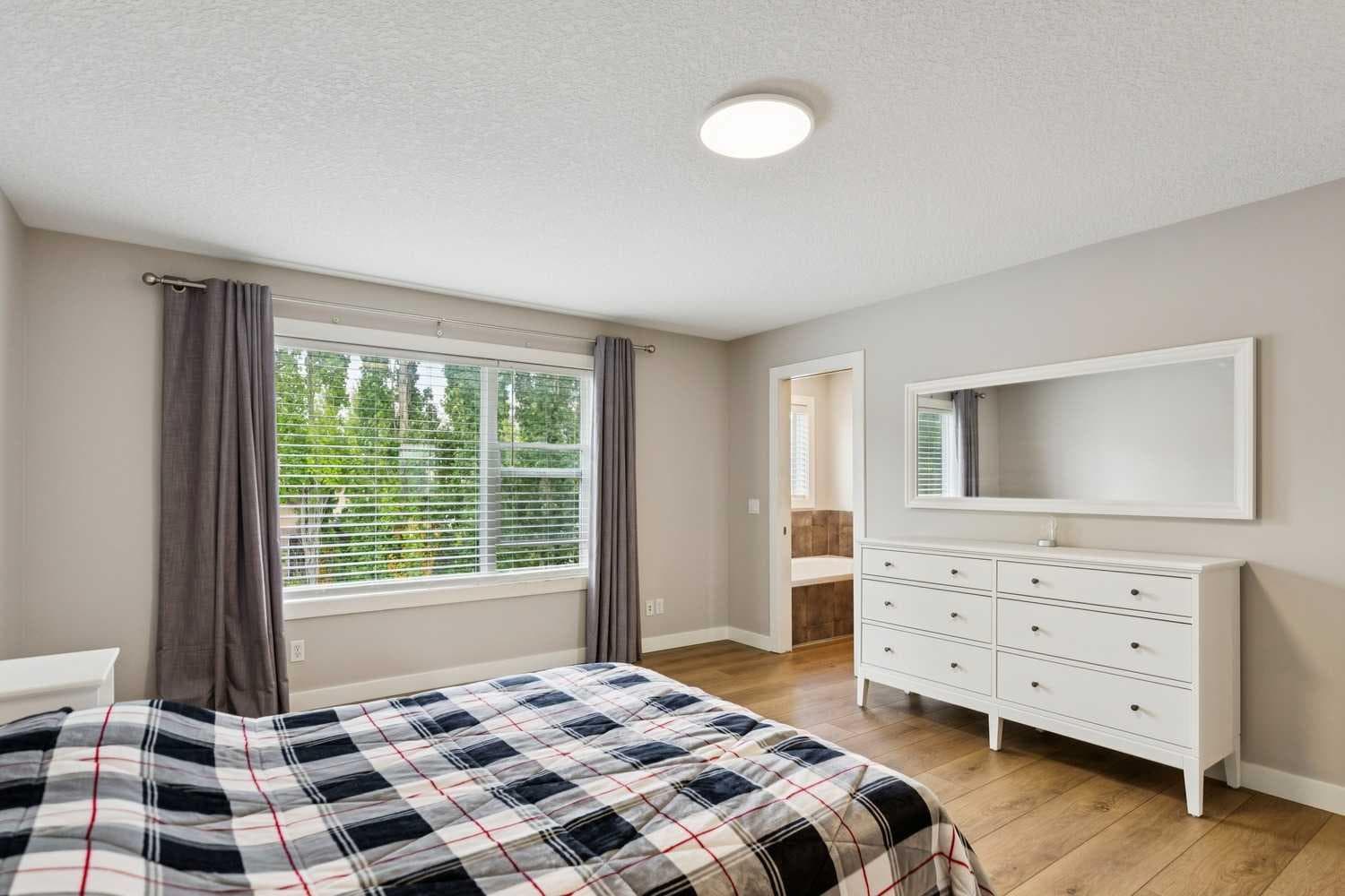 3 Tuscany Glen Green NW