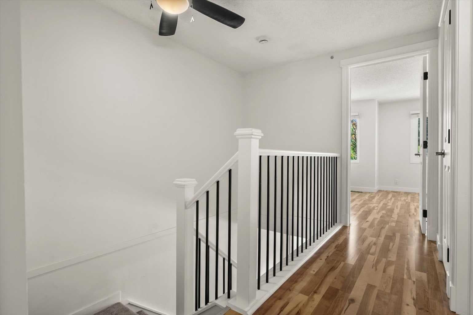 208 Queenston Heights SE
