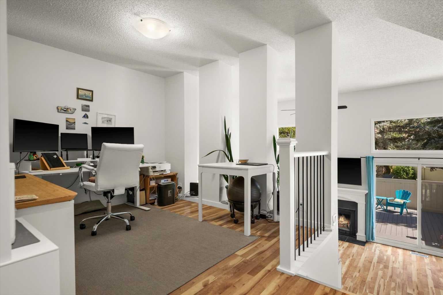 208 Queenston Heights SE