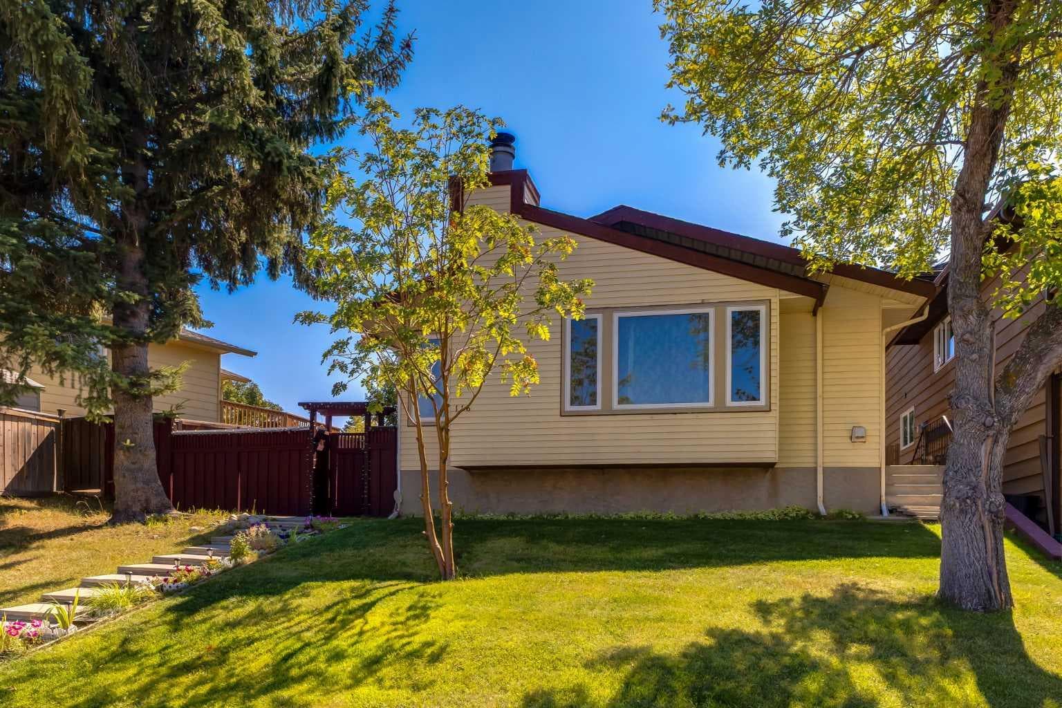 116 Bearberry Crescent NW