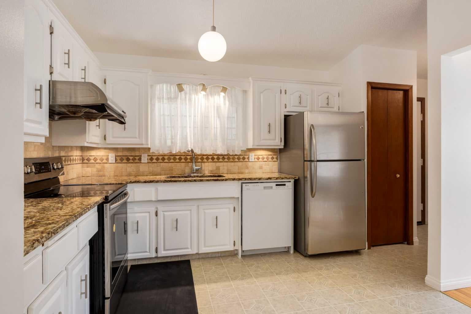 116 Bearberry Crescent NW