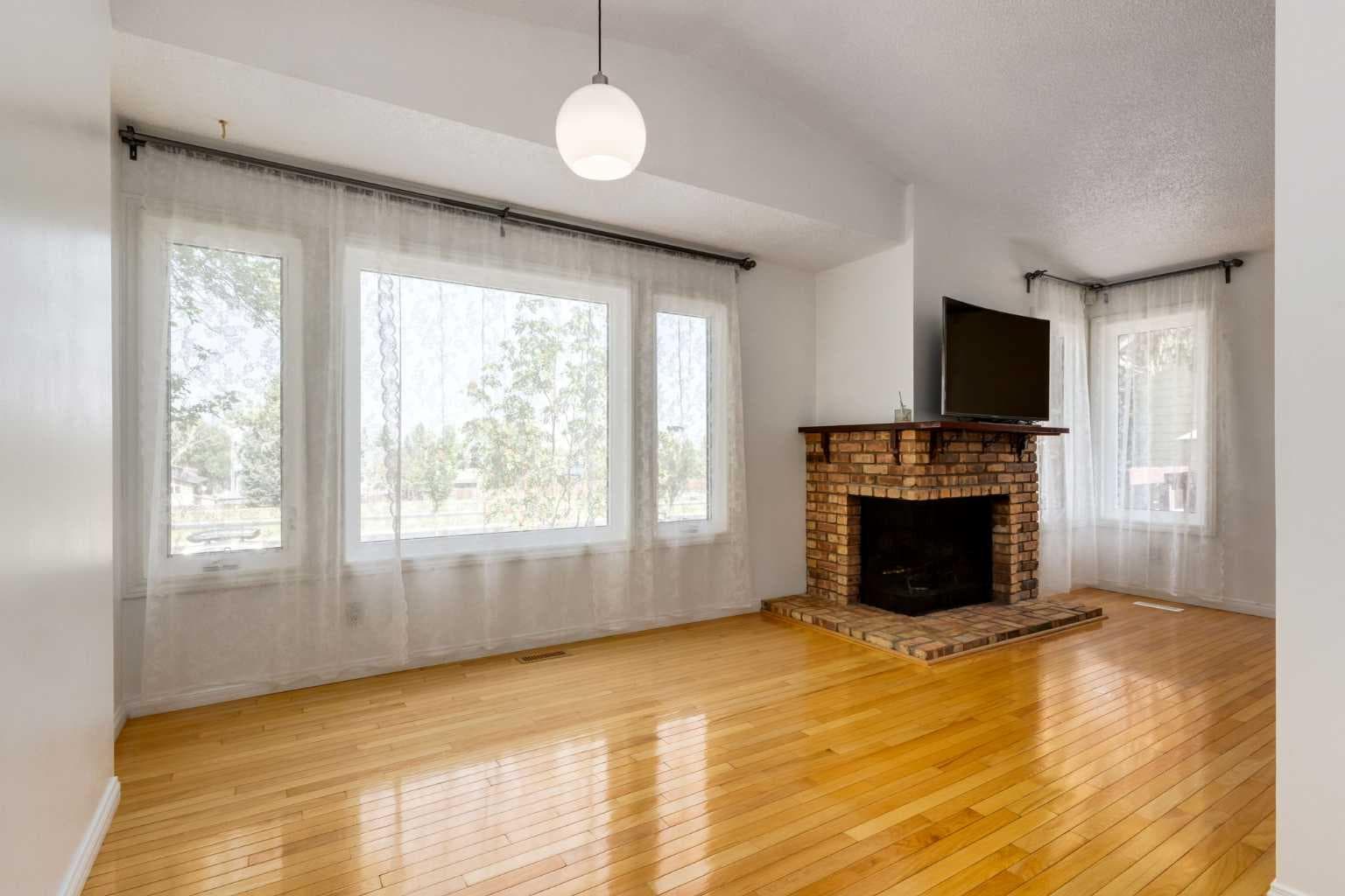 116 Bearberry Crescent NW