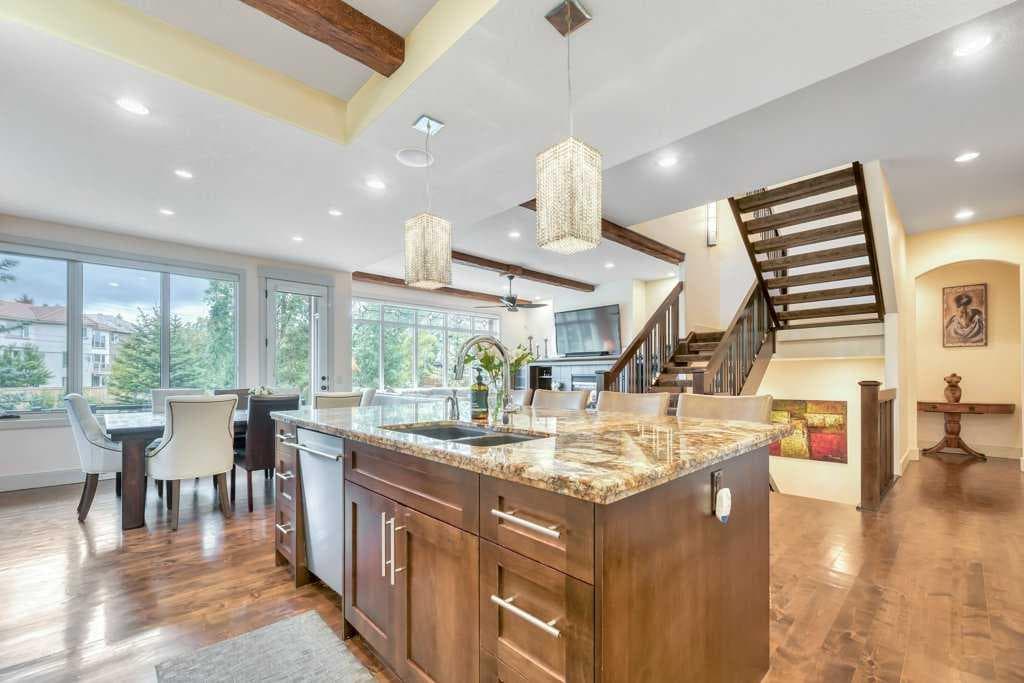 377 Evergreen Circle SW