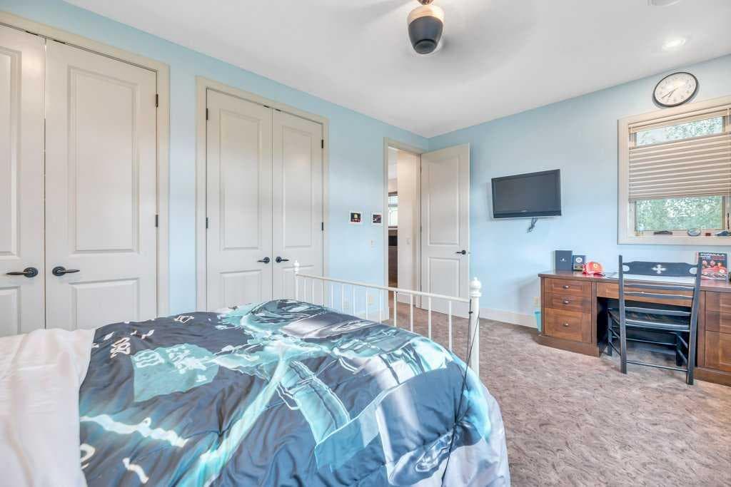 377 Evergreen Circle SW
